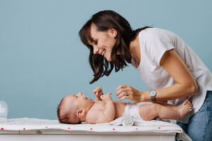QUY TRÌNH chăm sóc em bé sơ sinh được nhiều mẹ áp dụng nhất