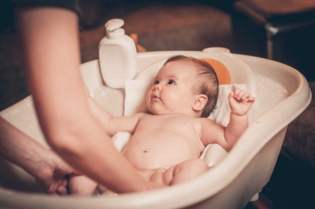 Cách tắm cho bé sơ sinh chuẩn khoa học