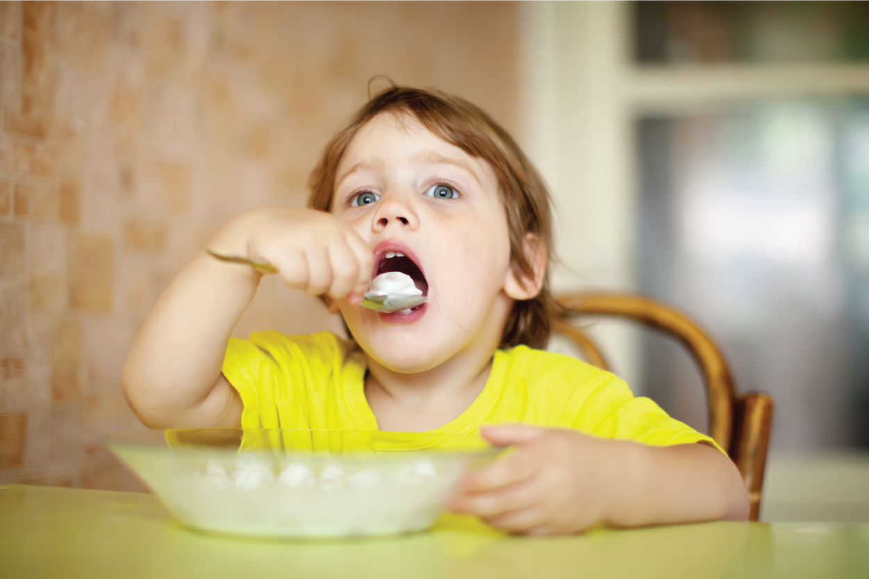 Bé 2 tuổi ăn hay bị nôn: 12 Nguyên nhân & 10 Cách khắc phục