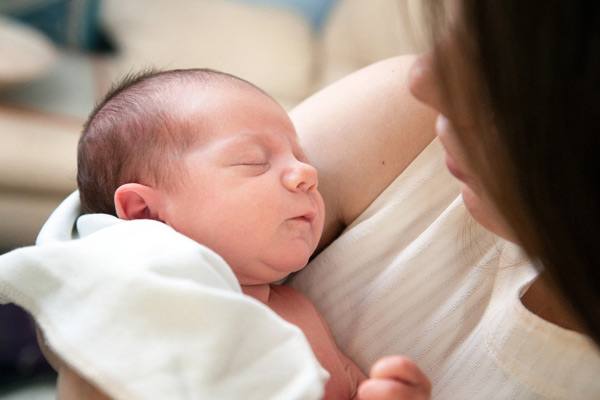 Cách chăm sóc bé sơ sinh 1 tuần tuổi khoa học