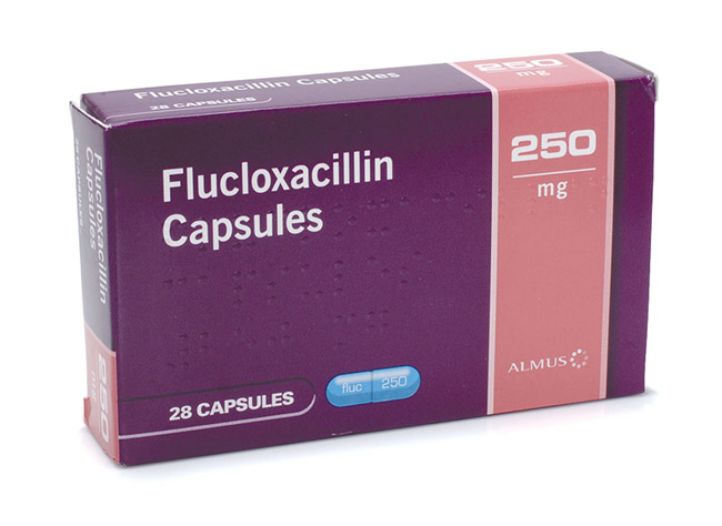 Flucloxacillin và Dicloxacillin  có nguy cơ làm bé bị phát ban, tiêu chảy.