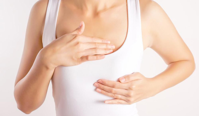 Massage ngực giúp lưu thông mạch máu và thông tắc nang sữa 