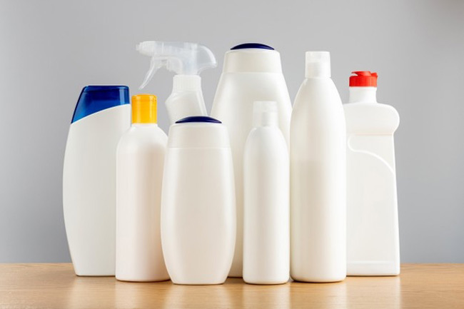 Có rất nhiều sản phẩm tẩy rửa bình sữa được bày bán trên thị trường
