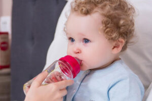 Sai lầm thường gặp khi mua bình sữa cho bé 9 tháng tuổi