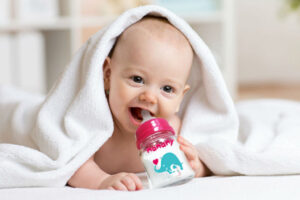Bình sữa cổ rộng và cổ hẹp – Đâu là lựa chọn tốt nhất cho mẹ?