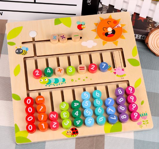 Bộ đồ chơi toán học thông minh giúp bé học cách nhận biết màu sắc, chữ số và phép tính
