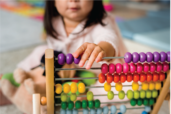 Tiêu chuẩn cần có của đồ chơi Montessori cho bé 2 tuổi