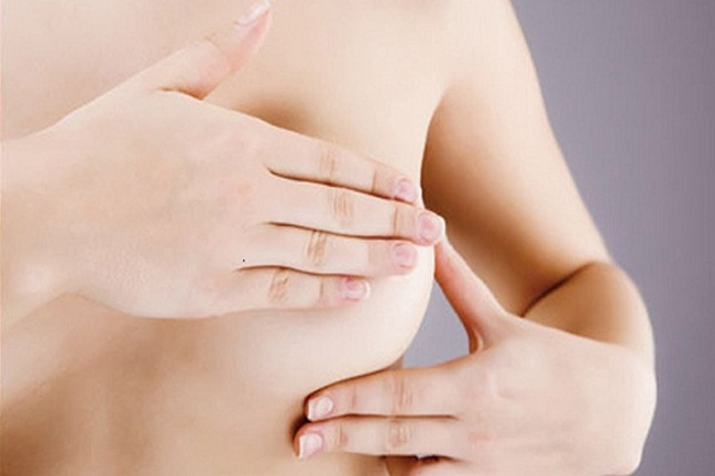 Massage kích thích nang sữa tiết sữa mẹ, giảm ứ đọng sữa trong bầu ngực