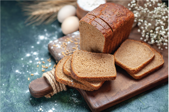 Bánh mì nguyên cám thay thế bánh mì thường cho bữa ăn phụ