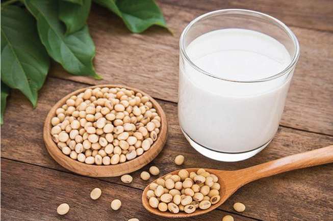 Trong sữa đậu nành chứa các chất dinh dưỡng giúp tăng tiết sữa mẹ