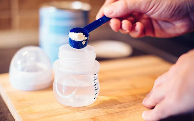 Sữa công thức có thể thay thế một phần hoặc hoàn toàn sữa mẹ