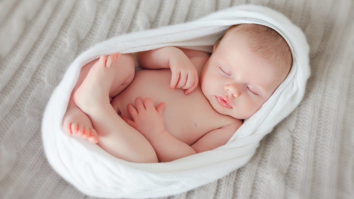 Đặt tên con theo phong thủy để mong bé bình an và thành công trong tương lai