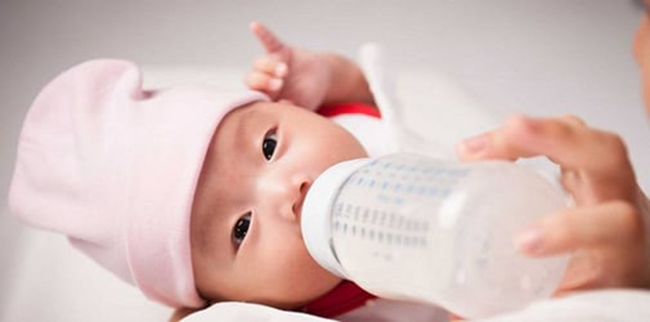 Sữa With Mom phù hợp với bé từ 0 đến 6 tháng tuổi 