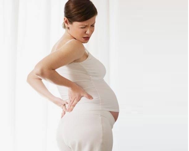 Mẹ cần khám thai định kỳ để kiểm tra sức khỏe của mẹ và bé