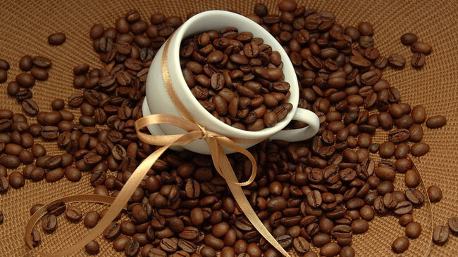 Mẹ bầu uống cà phê không nên vượt quá 200mg caffeine mỗi ngày