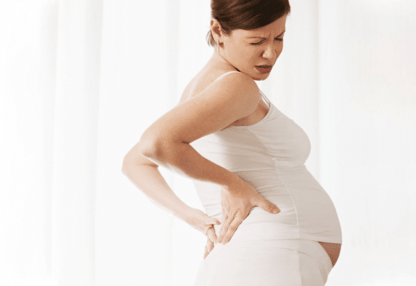 Nguyên nhân mẹ bầu bị đau lưng ba tháng đầu