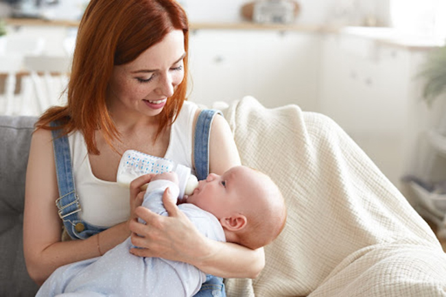 Núm bình sữa size S phù hợp với bé 0 - 1 tháng tuổi