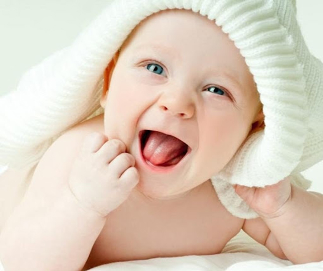 Gạc rơ lưỡi có độ mềm phù hợp để vể sinh miệng, lưỡi cho bé sơ sinh