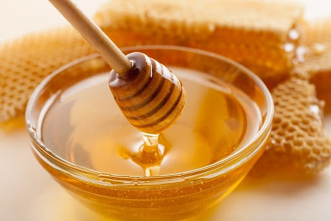 Mật ong giúp giảm các triệu chứng cảm lạnh, ho, sốt