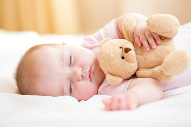 Ngủ là nhu cầu cần thiết để bé sơ sinh phát triển toàn diện