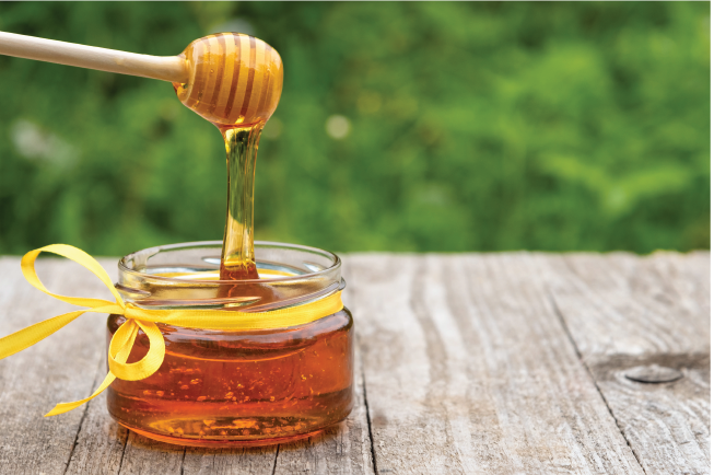 Mật ong có nhiều vitamin và khoáng chất cùng các chất chống oxy hóa giúp cải thiện làn da mẹ