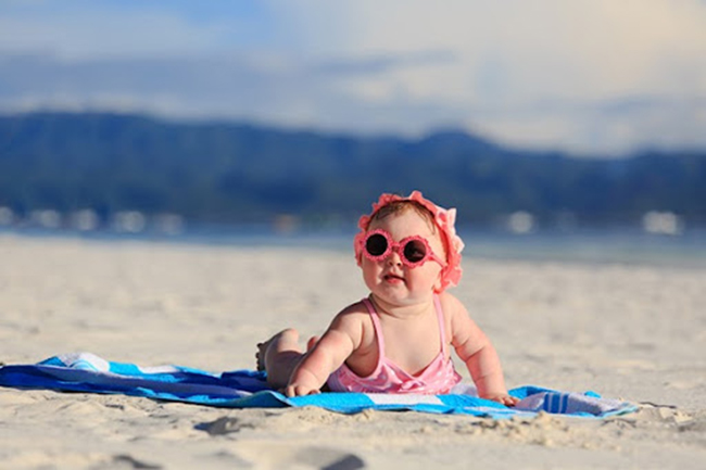 Tắm nắng trong bao lâu là phù hợp với các bé sơ sinh
