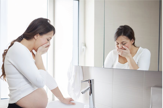 Ngừng ốm nghén đột ngột - dấu hiệu của thai yếu 3 tháng đầu