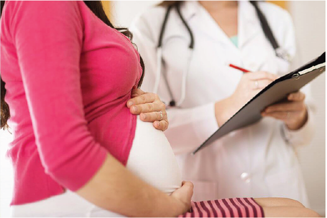 Khám thai định kỳ giúp mẹ sớm phát hiện thai yếu 3 tháng đầu 