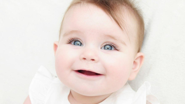 Vitamin trong thanh long giúp bé có đôi mắt sáng, khỏe mạnh