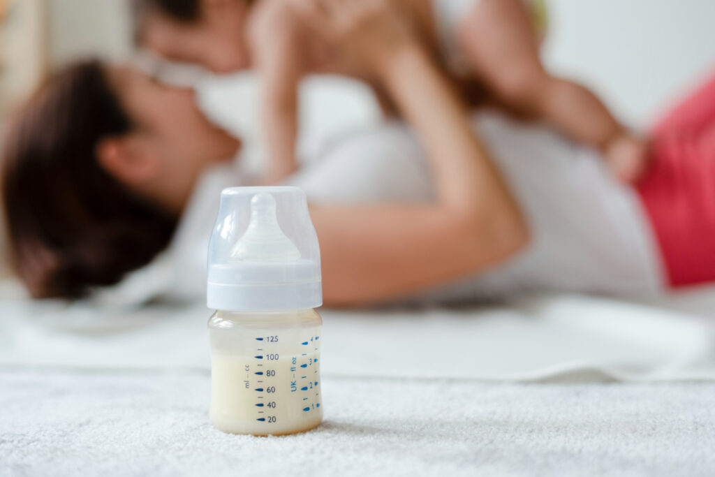 Sau sinh mẹ bầu có uống nước rau má được không