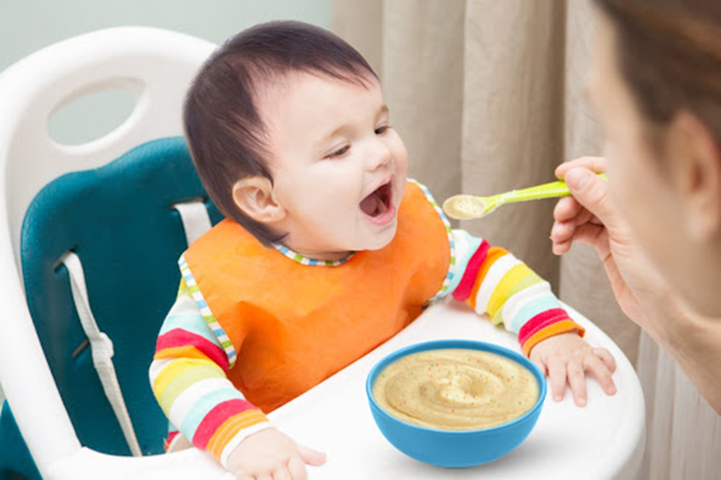 Chuối hấp lê - món ăn khiến các bé không thể chối từ 