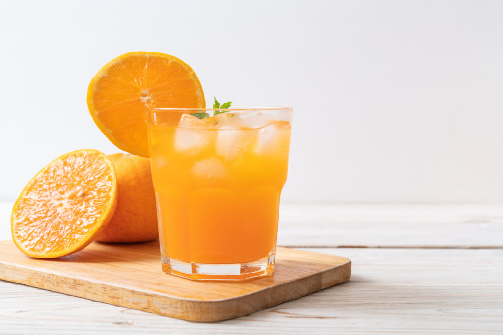 sinh xong bao lâu thì được uống nước cam