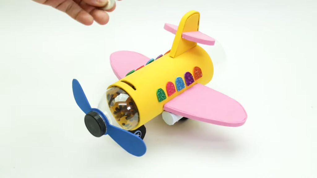 Cách làm máy bay đồ chơi bằng nhựa