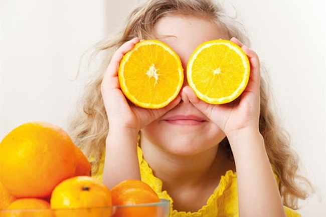 Dấu hiệu bé thiếu vitamin C
