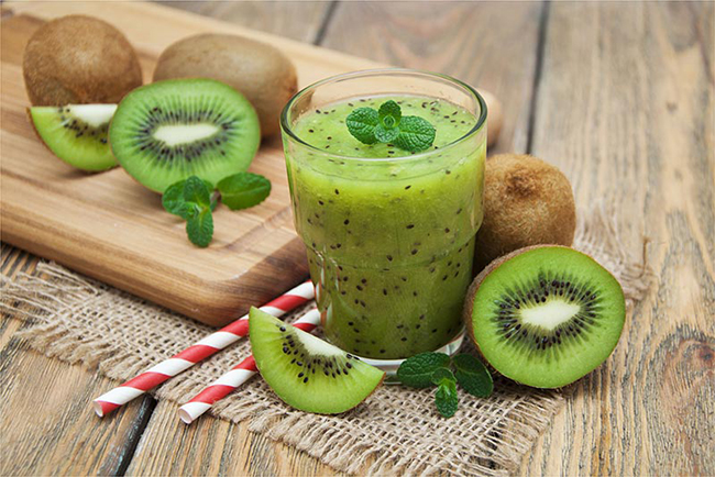 5 công thức làm sinh tố kiwi bổ dưỡng cho bé ăn dặm 
