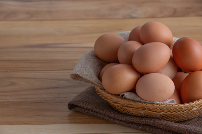 Chọn mua trứng thật kỹ để đảm bảo sức khỏe của con mẹ nhé