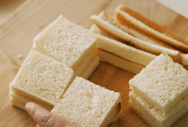 Cách sơ chế bánh mì sandwich làm bánh cho bé ăn dặm