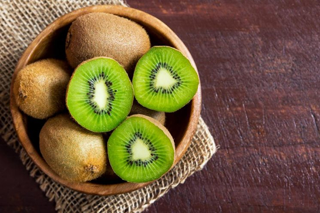 Dinh dưỡng từ kiwi cho bé ăn dặm