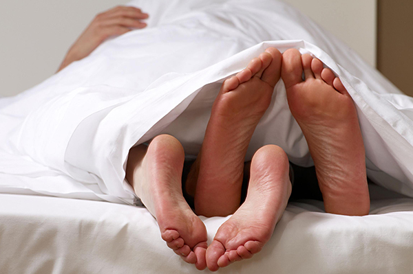 Quan hệ sau sinh mổ 1 tháng có thai không? Mối nguy quan hệ sớm