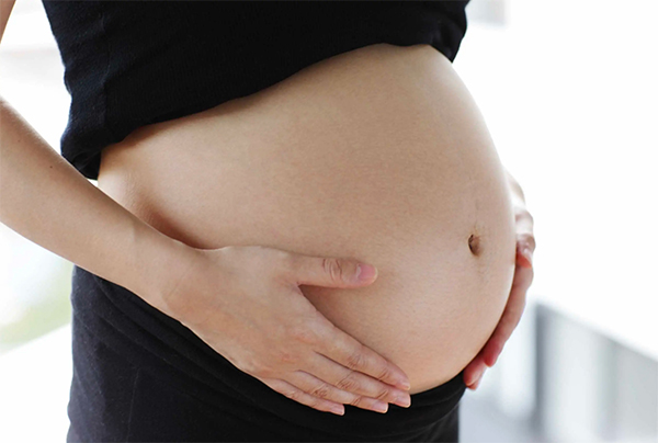 Ngôi thai đầu ở đáy tử cung là sao? Mách mẹ cách xử trí an toàn