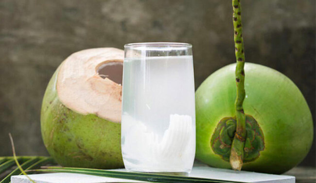 Nước dừa cung cấp dinh dưỡng cho mẹ và thai nhi