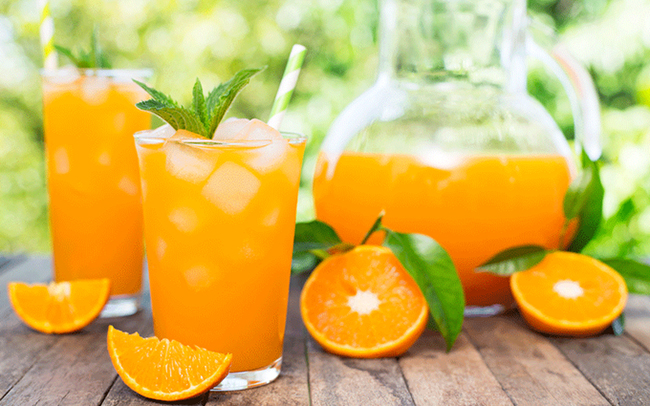 Nước cam giúp tăng khả năng hấp thụ sắt