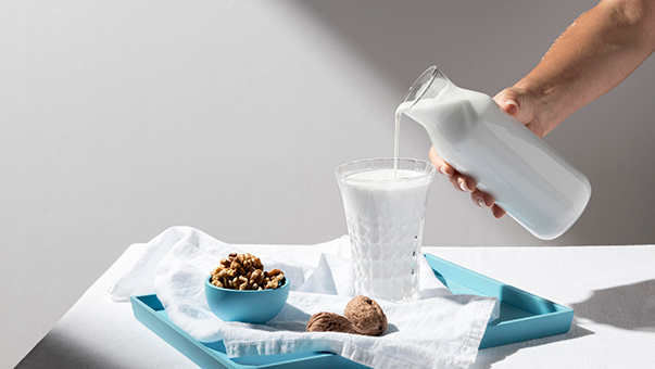 Sữa ít béo giàu canxi và protein tốt cho mẹ và bé