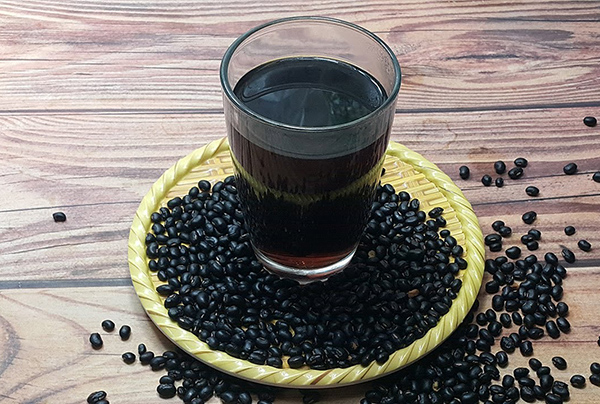 Sinh mổ uống nước đậu đen được không? Nên bổ sung ngay mẹ ơi!