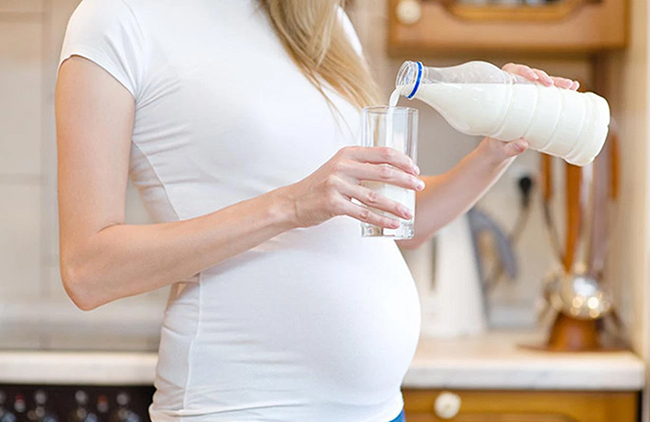 Cách uống sữa tươi chuẩn cho mẹ bầu