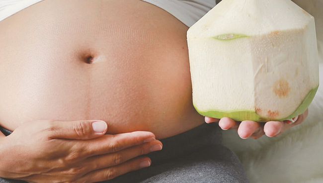 Lợi ích của nước dừa với mẹ bầu 3 tháng giữa thai kỳ