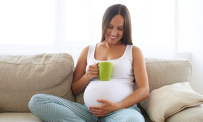 Lợi ích của nước dừa với mẹ bầu 3 tháng giữa thai kỳ