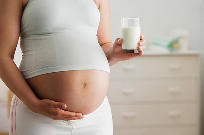 Có nên uống sữa đậu nành trong 3 tháng cuối thai kỳ?