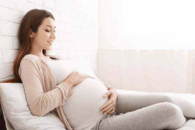 Đau xương mu khi mang thai 3 tháng cuối thai kỳ có sao không?