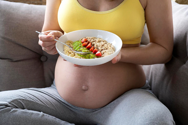 Bữa sáng cho bà bầu 3 tháng cuối có thai nhi thừa cân